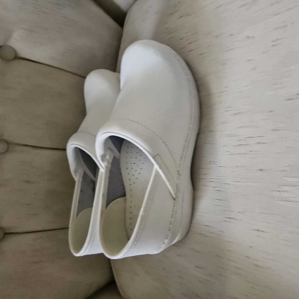 Dansko White  Nursing Clogs 6.5